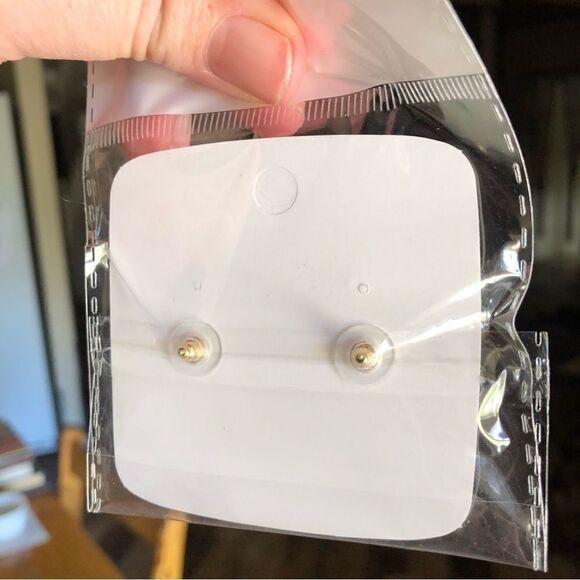 Fashion Gold Brushed Stud Earrings (A)164 - Picture 7 of 7